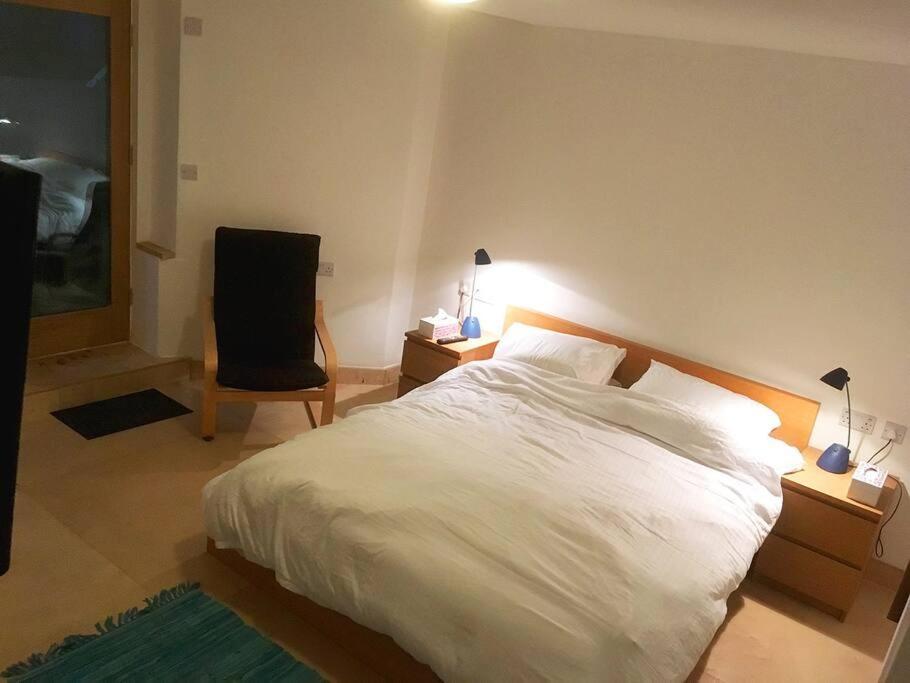 Self-contained, Private Entrance, Near Centre Apartment