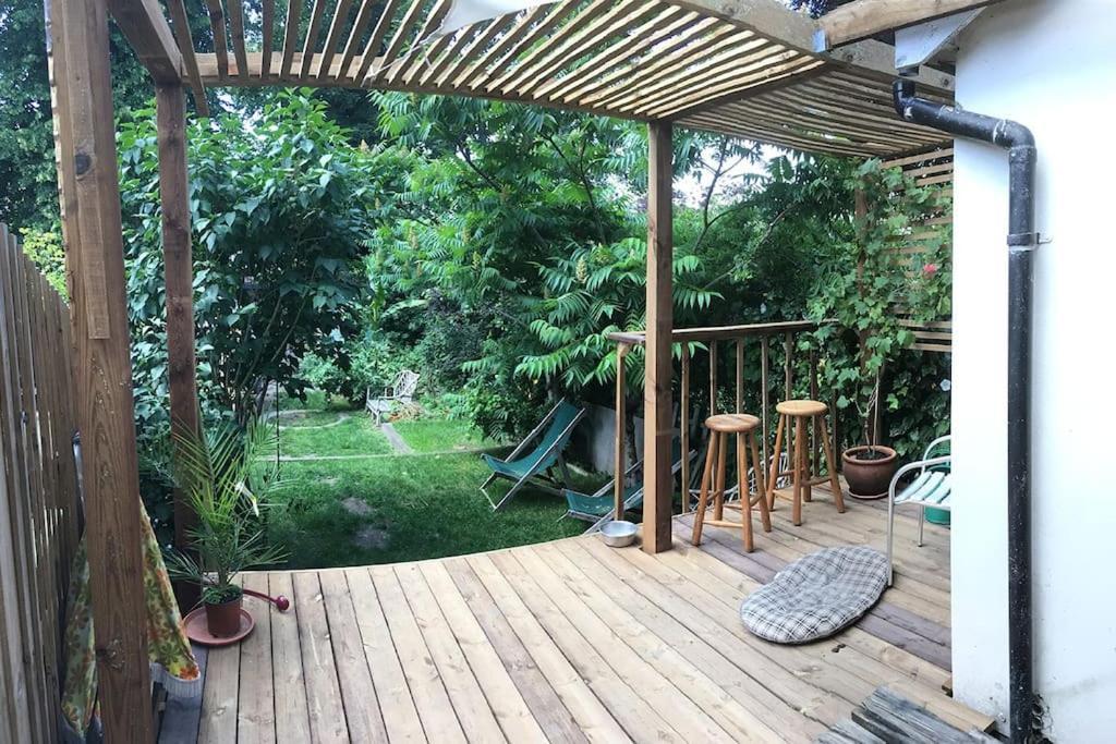 Self-contained, Private Entrance, Near Centre Apartment *