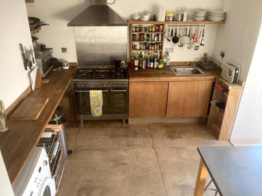 Self-contained, Private Entrance, Near Centre * Norwich