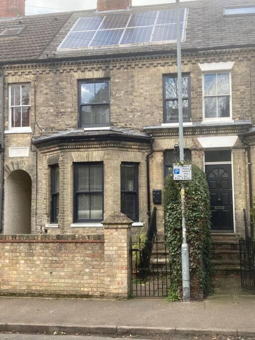 Apartment Self-contained, Private Entrance, Near Centre *